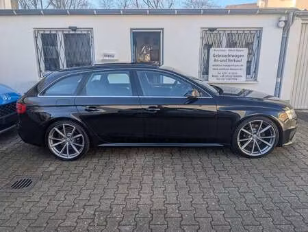 Audi A4 RS4 V8 4.2 450 quattro