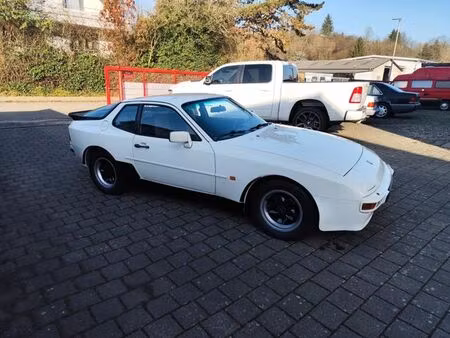 Porsche 944 