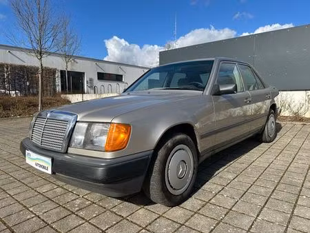 Mercedes-Benz Classe E 300 E 4Matic