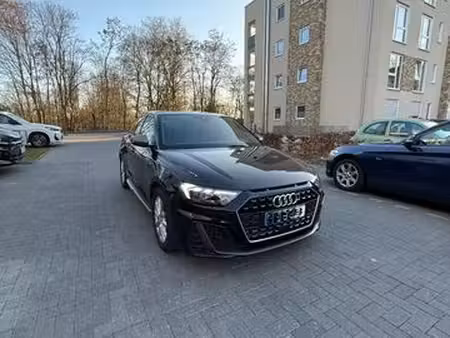 Audi A1 40 TFSI 2.0 TFSI 200 S line