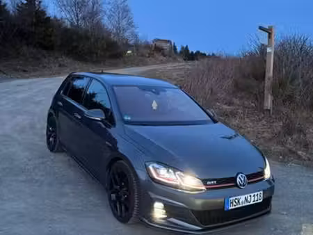 Volkswagen Golf GTI 2.0 TFSI 230