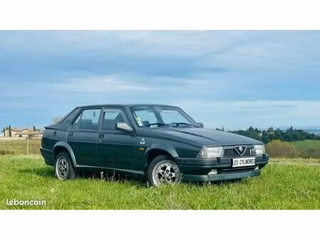 Alfa Romeo 75 