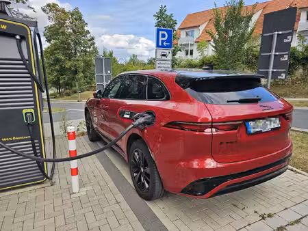 Jaguar F-Pace P400E 2.0 404 R Dynamic S 4x4
