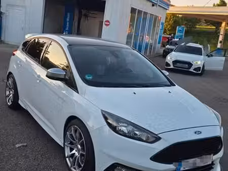 Ford Focus ST 2.0 EcoBoost 250