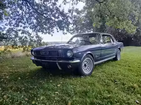 Ford Mustang V8 4.7