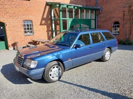 Mercedes-Benz Classe E E 300 V6 3.0 136