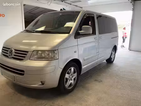 Volkswagen Multivan 2.5 TDI Highline