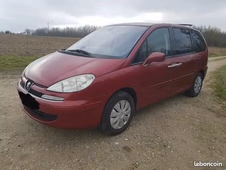 Peugeot 807 2.2 HDi 130