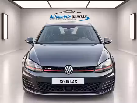 Volkswagen Golf GTI 2.0 TSI 220