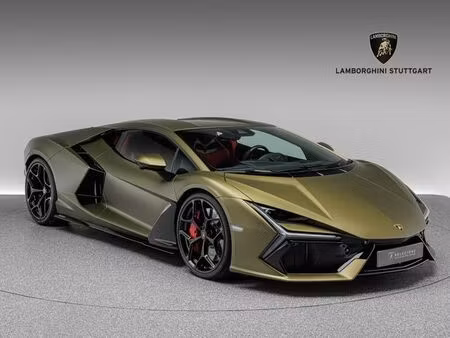 Lamborghini Revuelto 