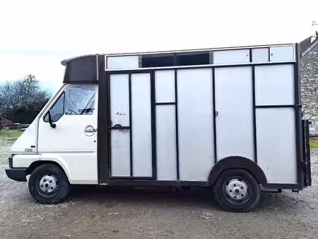 Renault Master 2.5