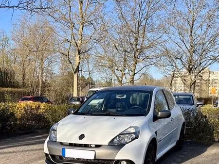 Renault Clio RS 2.0 200