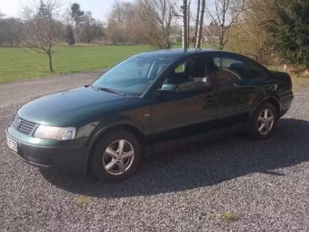 Volkswagen Passat 1.6 100 Base