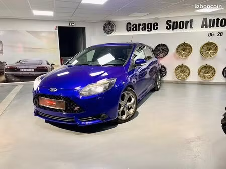 Ford Focus ST 2.0 EcoBoost 250