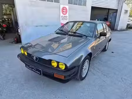 Alfa Romeo Alfetta Gt GTV V6 2.5