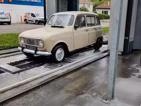 Renault R4 4L