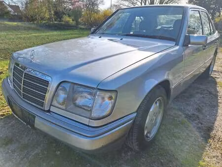 Mercedes-Benz Classe E E 200 136