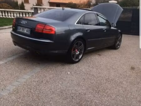 Audi A8 V8 4.2 TDI 326 Avus quattro