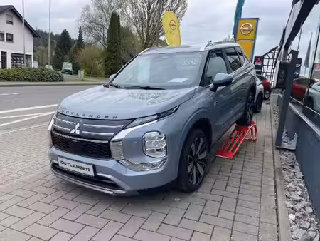 Mitsubishi Outlander PHEV 2.4 306 Intro Edition 4x4