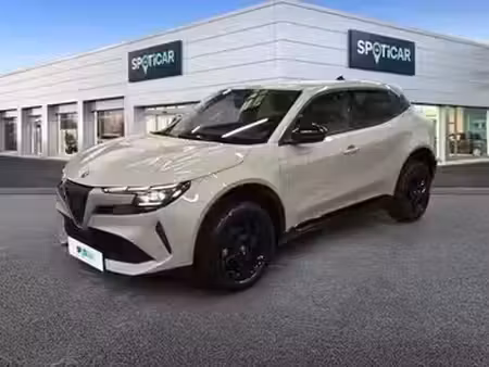 Alfa Romeo Junior Ibrida 1.2 136