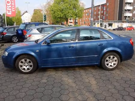 Audi A4 2.0 S line