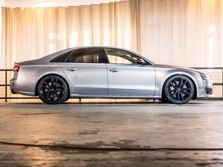 Audi A8 S8 V8 4.0 TFSI 605 quattro