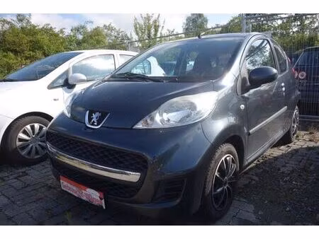 Peugeot 107 1.0 VTi 68 Petit Filou