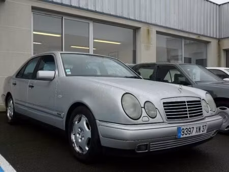 Mercedes-Benz Classe E E 300 Avantgarde