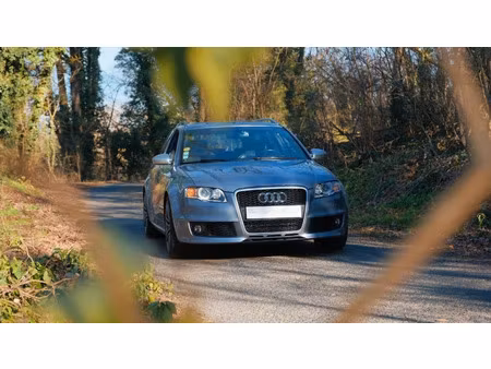 Audi A4 RS4 V8 4.2 quattro