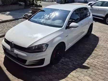 Volkswagen Golf GTI 2.0 TFSI 230 Performance