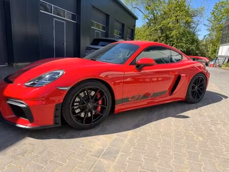 Porsche 718 GT4