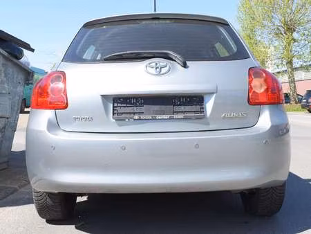 Toyota Auris 1.4 97
