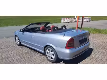 Opel Astra 2.2 147