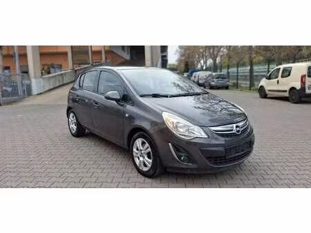Opel Corsa 1.2 86 Satellite