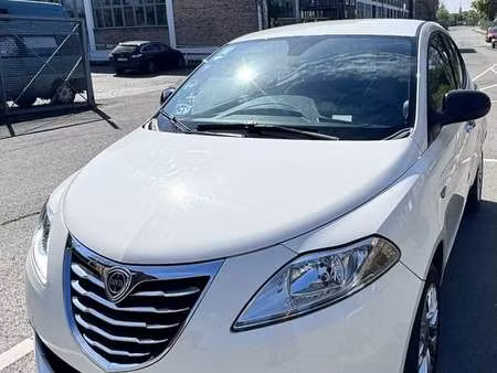 Lancia Ypsilon 1.2 80 Platino
