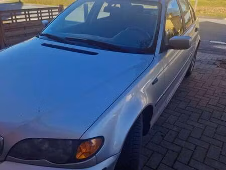 BMW Série 3 318i 2.0 105