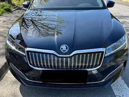 Škoda Superb 1.4 218 Laurin & Klement