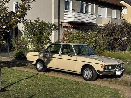 BMW E3 2500