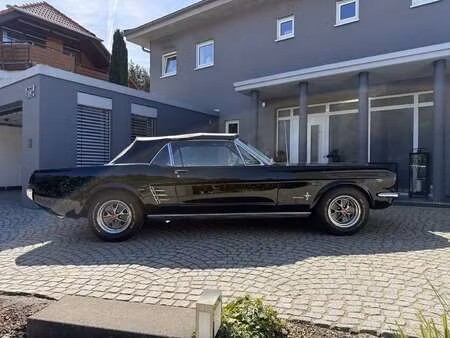 Ford Mustang V8 4.7