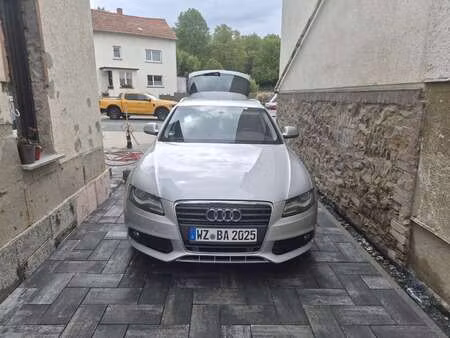 Audi A4 V6 3.2 FSI 256