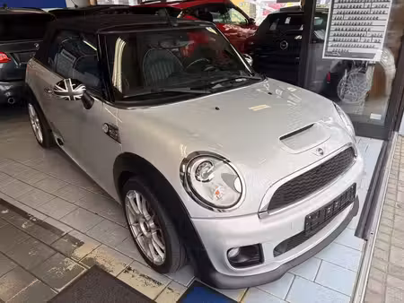 Mini Cabrio John Cooper Works 1.6 211