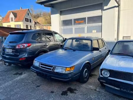 Saab 900