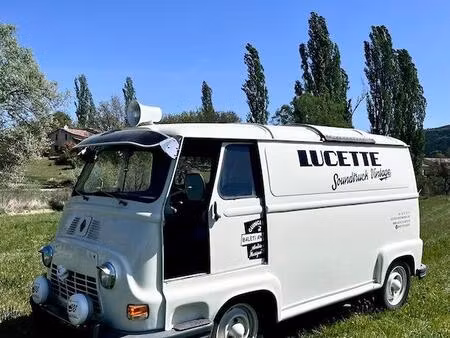 Renault Estafette 
