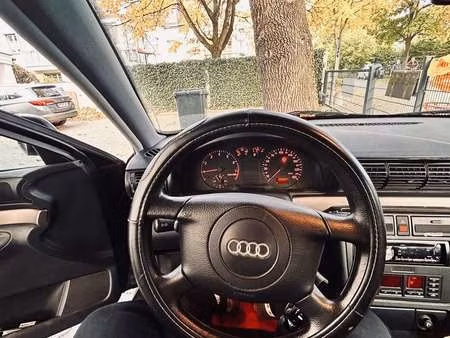 Audi A4 1.6 101