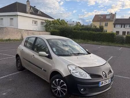 Renault Clio 1.4 98 Luxe Privilège
