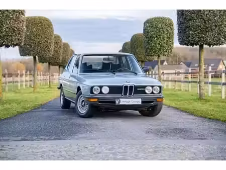 BMW Série 5 528i