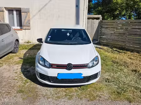Volkswagen Golf GTI 2.0 TSI 210