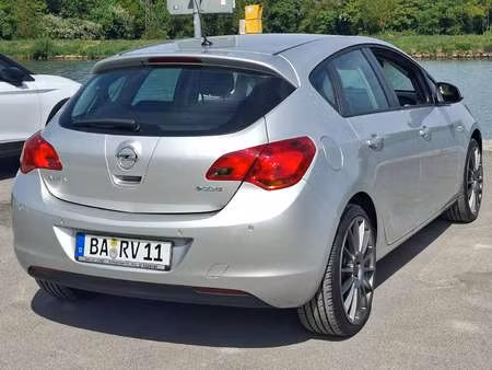 Opel Astra 1.4 90