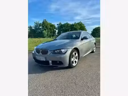 BMW Série 3 325i Luxe