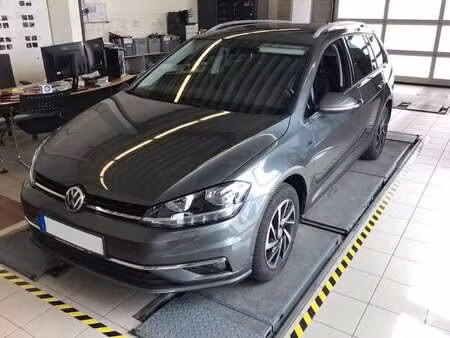 Volkswagen Golf 1.0 TSI 110